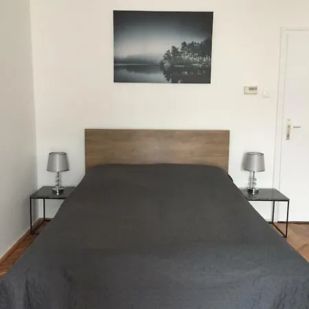 Tango Apartman Апартаменты Печ